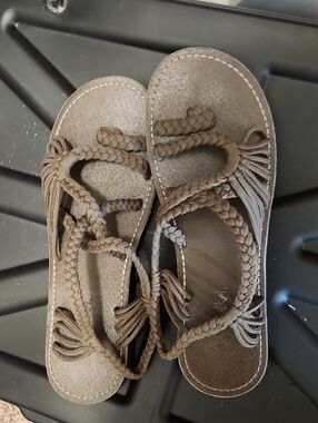 Women's Braided Strap Sandals - Brown